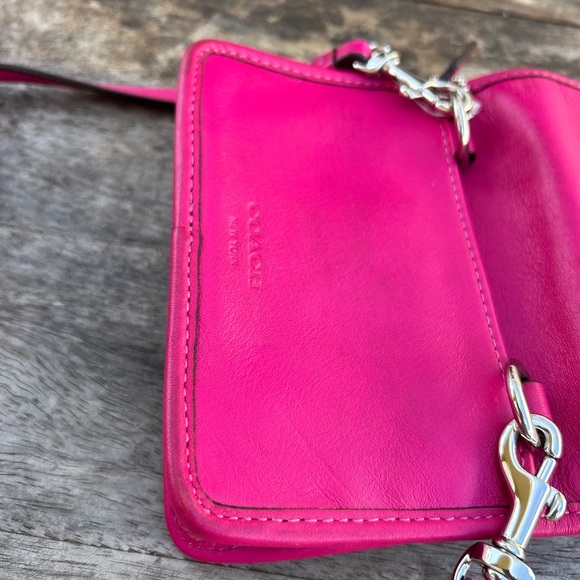 Coach 48005 Legacy mini Women’s Fuchsia Leather Crossbody Bag super cute - Picture 9 of 12